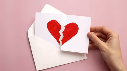Valentines Day 2025: प्रणयभंग प्रत्येक वयोगटातील व्यक्तींना कसा प्रभावित करतो
