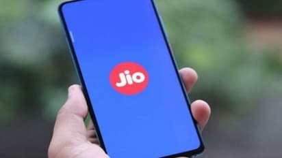 മൊബൈലില്‍ സ്ഥലമില്ലേ, 50 ജിബി സൗജന്യ സ്റ്റോറേജ് നേടാം; ജിയോക്ലൗഡിന്‍റെ ഏറ്റവും പുതിയ ഓഫര്‍