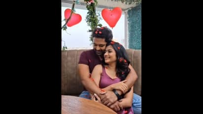 ரொமான்டிக்காக காதலர் தினத்தை கொண்டாடிய அர்ச்சனா – அருண் பிரசாத் ஜோடி; வைரல் போட்டோஸ்!