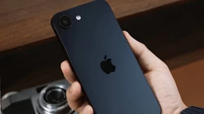 ஐபோன் SE 4 ரிலீஸ் தேதி நெருங்கிருச்சு! டிம் குக் கொடுத்த அப்டேட்!