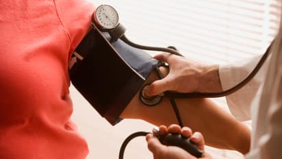 World Hypertension Day 2025 : ഉയർന്ന രക്തസമ്മർദ്ദം നിയന്ത്രിക്കുന്നതിന് കഴിക്കേണ്ട 10 ഭക്ഷണങ്ങൾ