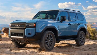 Toyota Land Cruiser Prado: ఇండియాలో ల్యాండ్ క్రూజర్ ప్రాడో ఎన్ని రూ.కోట్లో తెలుసా?