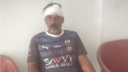 റോഡിലൂടെ നടന്നുപോകുമ്പോൾ വൈദ്യുതി പോസ്റ്റിൽ നിന്നും ക്ലാമ്പ് ഇളകി തലയിൽ വീണു; കെഎസ്ഇബിക്കെതിരെ പരാതി