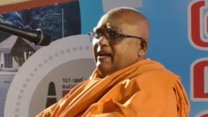 ഉടുപ്പഴിച്ച് കയറേണ്ട ക്ഷേത്രങ്ങളിൽ പോകരുതെന്ന് സച്ചിദാനന്ദ സ്വാമികൾ; 'ക്ഷേത്രങ്ങളിൽ ആനയും വെടിക്കെട്ടും വേണ്ട'