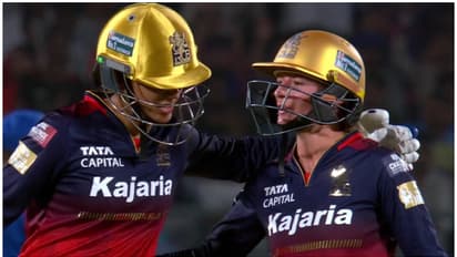 স্মৃতি মান্ধানার ঝোড়ো ইনিংস! বড় জয় তুলে নিল রয়্যাল চ্যালেঞ্জার্স বেঙ্গালুরু, পরাজয় দিল্লীর