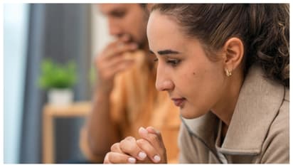 ഭാര്യ രണ്ടാമത്തെ മകന് സ്വന്തം കുടുംബപ്പേര് നല്കി, വിവാഹമോചനം നേടി ഭര്ത്താവ്