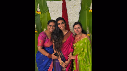 ನಟಿ ಶೃತಿ ಮನೆಯಲ್ಲಿ ತಾರೆಯರ ಸಮಾಗಮ… ವಿಶೇಷ ಫೋಟೊ ಹಂಚಿಕೊಂಡ ಪುತ್ರಿ ಗೌರಿ