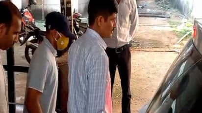 കാർവാർ നേവൽ ബേസിൽ ജോലി, പാക് ചാര സംഘടനയ്ക്ക് വിവരങ്ങൾ കൈമാറിയ 2 പേർ അറസ്റ്റിൽ