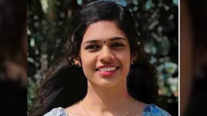 കണ്ണൂരിൽ യുവതിയെ ഭര്‍തൃവീട്ടിൽ മരിച്ച നിലയിൽ കണ്ടെത്തി, മരണത്തിൽ ദുരൂഹതയെന്ന് ബന്ധുക്കള്‍