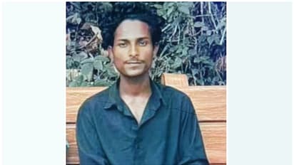 കാറും ബൈക്കും കൂട്ടിയിടിച്ച് യുവാവ് മരിച്ചു; രണ്ട് പേരെ പരിക്കുകളോടെ ആശുപത്രിയിൽ പ്രവേശിപ്പിച്ചു