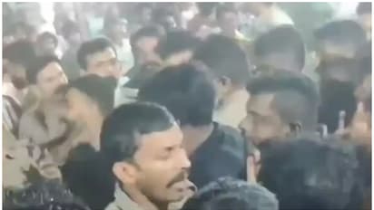 'കേരളം ഭരിക്കുന്നത് ഞങ്ങൾ, കാവിൽ കയറി കളിക്കേണ്ട'; പൊലീസിനെ ആക്രമിച്ച സിപിഎം പ്രവർത്തകർക്കെതിരെ കേസ്