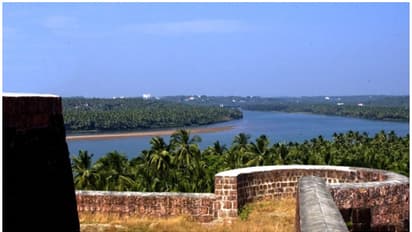 തിരക്കുകളിൽ നിന്നൊഴിഞ്ഞ് ചരിത്രം ഉറങ്ങുന്ന മണ്ണിലേയ്ക്ക് ഒരു യാത്ര; പോകാം ചന്ദ്രഗിരിക്കോട്ടയിലേയ്ക്ക്