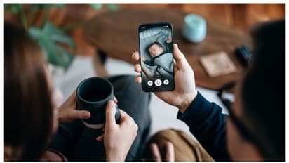 കുഞ്ഞിനെ നിരീക്ഷിക്കാൻ വച്ച സിസിടിവി കാമറയിൽ നിന്നും സ്ത്രീ ശബ്ദം; പ്രേതമോ ഹാക്കറോ? ഭയന്ന് പോയെന്ന് അമ്മ