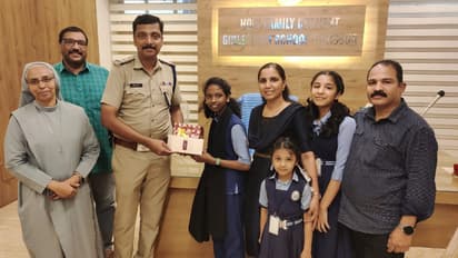 'തിരക്കിൽ ആരോ ടീച്ചറെ ഏൽപ്പിച്ച സ്വര്ണ പാദസരം'; ഒടുവിൽ തിരിച്ചറിഞ്ഞു പൊന്നിൻ മനസുള്ള ഹോളി ഫാമിലിയുടെ ഹാദിയയെ