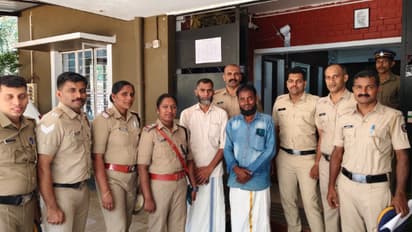 അതിഥി തൊഴിലാളിയുടെ കൊലപാതകം: നിർണായക വിവരങ്ങൾ നൽകിയ ഓട്ടോ ഡ്രൈവറെയും ഉടമയെയും ആദരിച്ച് പൊലീസ്