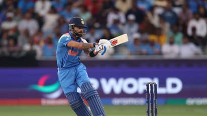 சாம்பியன்ஸ் டிராபியில் பாகிஸ்தானை கண்டு பயந்து நடுங்கிய கோலியின் மோசமான ஸ்டேட்ஸ்!