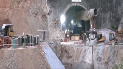 তেলঙ্গানায় টানেল ধ্বস! ভিতরে আটকে ৩০ কর্মরত শ্রমিক, চলছে উদ্ধার অভিযান