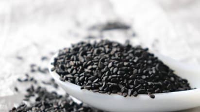 தினமும் ஒரு ஸ்பூன் கருப்பு எள் சாப்பிட்டால் இத்தனை நன்மைகள் கிடைக்குமா ?