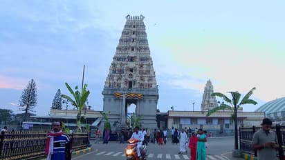 ಮಾದಪ್ಪನ ಸನ್ನಿಧಿಯಲ್ಲಿ ಶಿವರಾತ್ರಿ ಆಚರಣೆಗೆ ಪಾದಯಾತ್ರೆ ಮೂಲಕ ಆಗಮಿಸುತ್ತಿದೆ ಭಕ್ತರ ದಂಡು!