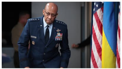 ജനറല് സി ക്യു ബ്രൗണിനെ പുറത്താക്കി ട്രംപ്, യുഎസ് സെനിക തലപ്പത്ത് അഴിച്ചുപണി