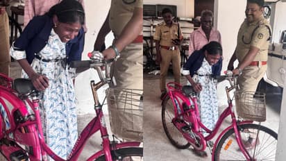 കഷ്ടപ്പെട്ട് അച്ഛൻ വാങ്ങിയ സൈക്കിൾ മോഷണം പോയി, കണ്ണീരോടെ വിദ്യാർഥിനി; പുത്തൻ സൈക്കിൾ നൽകി പൊലീസ്