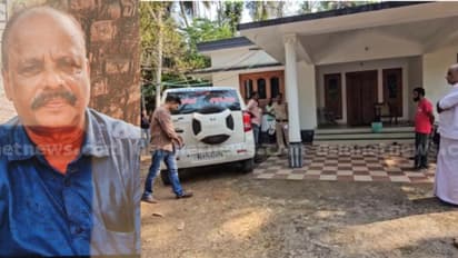 താമരശേരിയിൽ വയോധികൻ്റെ മൃതദേഹം കണ്ടെത്തി; വീടിനകത്ത് മുറികളിൽ രക്തം ചിതറിക്കിടക്കുന്ന നിലയിൽ; ദുരൂഹത