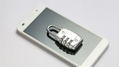 ನಿಮ್ಮ ಸ್ಮಾರ್ಟ್‌ಫೋನ್ ಹ್ಯಾಕ್ ಆಗೋದನ್ನು ಹೀಗೆ ತಡೆಯಿರಿ 