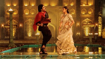 HariHara Veeramallu Song: పవన్ ని ఇలా చూసి ఎన్నాళ్లవుతుందో.. `కొల్లగొట్టినాదిరో` పాటలో హైలైట్స్ ఇవే