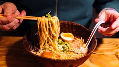 നെഗറ്റീവ് റിവ്യൂ നൽകിയവരെ കണ്ടെത്തണം, 57,000 രൂപ പ്രതിഫലം, പോസ്റ്റിന് പിന്നാലെ പണി മേടിച്ച് റെസ്റ്റോറന്റ്