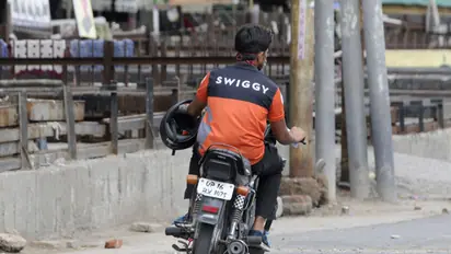 स्विगी डिलीवरी वाले ने की अश्लील हरकत, बैंगलोर में मचा बवाल