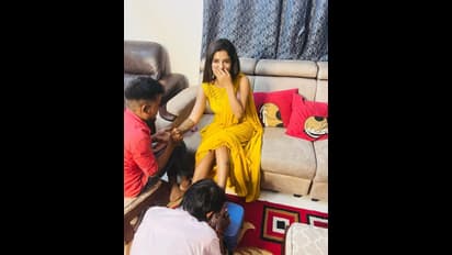 ಮೆಹೆಂದಿ ಹಾಕಿಸಿಕೊಂಡ boys vs girls ರಮ್ಯಾ; ಬೇಜಾರ್ ಆದಾಗ ಗಂಡ ಬದಲಾಯಿಸೋದಾ ಎಂದ ನೆಟ್ಟಿಗರು?