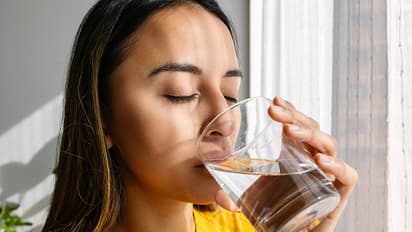 Travel beauty hacks: 6 ways to stay fresh and glamorous on long flights