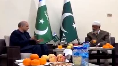 Controversial Islamic preacher Zakir Naik visits Pakistan, gets VIP security (WATCH)