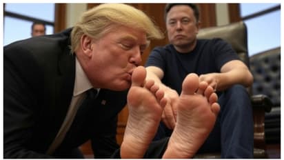 'മസ്കിന്‍റെ കാൽ വിരലിൽ ചുംബിച്ച് ട്രംപ്'; യുഎസ് സർക്കാർ സ്ഥാപനത്തിൽ പ്രദർശിപ്പിച്ച എഐ വീഡിയോ വൈറൽ, വിവാദം 