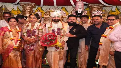 Photos: ಪುನೀತ್‌ ರಾಜ್‌ಕುಮಾರ್‌ ಮ್ಯಾನೇಜರ್‌ ಮಗನ ಅದ್ದೂರಿ ಮದುವೆಗೆ ಸಾಕ್ಷಿಯಾದ ಅಣ್ಣಾವ್ರ ಕುಟುಂಬ! 