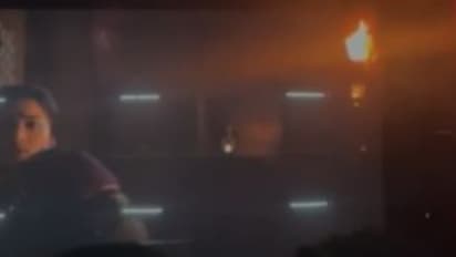 ദില്ലി സാകേത് സെലക്റ്റ് സിറ്റി മാളിൽ തിയേറ്ററിൽ തീപിടുത്തം; പിവിആർ തിയേറ്റർ സ്ക്രീൻ കത്തി നശിച്ചു, ഷോകൾ മാറ്റി