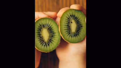 ನಿದ್ರೆ ಬರ್ತಿಲ್ವಾ, 1 ತಿಂಗಳು ಮಲಗುವ ಮುನ್ನ ಪ್ರತಿ ರಾತ್ರಿ 2 ಕಿವಿ ಹಣ್ಣು ತಿನ್ನಿ..ನಂತರ ಮ್ಯಾಜಿಕ್ ನೋಡಿ!