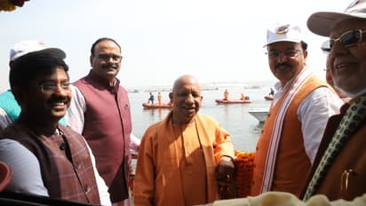 Mahakumbh: CM Yogi honors boatmen, announces registration funds and insurance for boats