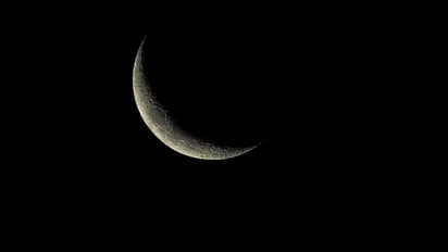 വെള്ളിയാഴ്ച മാസപ്പിറവി നിരീക്ഷിക്കാൻ വിശ്വാസികളോട് നിർദേശിച്ച് സൗദി അറേബ്യ സുപ്രീം കോടതി