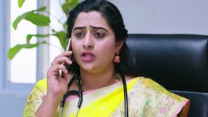 ಸೀರಿಯಲ್‌ನಲ್ಲಿ ಬರೋ ಡಾಕ್ಟರಮ್ಮ ಹೀಗ್ಯಾಕೆ? ತಲೆಗೆ ಹುಳು ಬಿಟ್ಕೊಂಡ್ರು ವೀಕ್ಷಕರು!