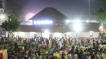  ശിവരാത്രി; ബലിതർപ്പണം നടത്തി ആയിരങ്ങൾ, ഭക്തിസാന്ദ്രമായി ആലുവാ മണപ്പുറം