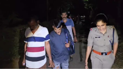 വാടകയ്ക്ക് താമസിക്കുന്ന അതിഥി തൊഴിലാളികളെ നാട്ടുകാർ തടഞ്ഞു; പൊലീസെത്തി പരിശോധിച്ചു; പിടിച്ചത് 10 കിലോ കഞ്ചാവ്