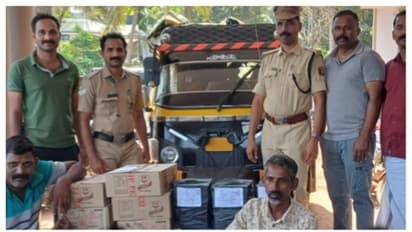 ഓട്ടോറിക്ഷയിൽ വന്നവരെ കണ്ട് സംശയം തോന്നി പരിശോധിച്ചപ്പോൾ കണ്ടെത്തിയത് കർണാടകയിൽ നിന്ന് കൊണ്ടുവന്ന വൻ മദ്യശേഖരം