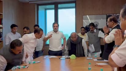 കേരളത്തിൽ നേതൃമാറ്റമില്ല, ഹൈക്കമാന്ഡ് യോഗത്തിൽ വികാരാധീനനായി സുധാകരൻ; 'തന്നെ ഒറ്റപ്പെടുത്താൻ നീക്കം നടന്നു'