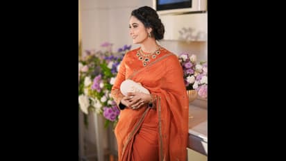 ಆರೇಂಜ್‌ ಸೀರೆಯಲ್ಲಿ ಮಿಂಚಿದ ಕಾವ್ಯಾ ಗೌಡ; ಬೇರೆಯವರ ಮದ್ವೆಗೆ ರೆಡಿ ಆಗೋಕೆ ಬೇಜಾರ್ ಆಗಲ್ವಾ ಎಂದ ಫ್ಯಾನ್ಸ್