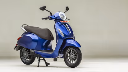 ஓலாவை ஓரம் கட்டும் பஜாஜ்: ரொம்ப ரொம்ப கம்மி விலையில் வருகிறது Bajaj Chetak - என்ன ஸ்பெஷல்?