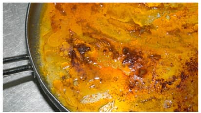 പാത്രത്തിലെ മഞ്ഞൾക്കറ ഇനി എളുപ്പത്തിൽ പോകും; ഇത്രയേ ചെയ്യാനുള്ളൂ