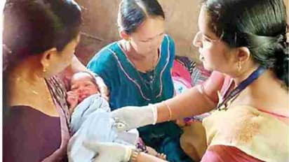 ജോലി തേടിയെത്തിയ ഒഡിഷ യുവതി ഇരട്ടക്കുട്ടികള്ക്ക് ജന്മം നല്കി; കരുതലോടെ വരവേറ്റ് നാട്