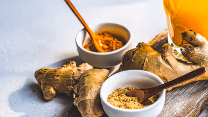 ഇഞ്ചിയും മഞ്ഞളും ചേർത്ത വെള്ളം കുടിക്കൂ, അറിയാം ഗുണങ്ങള്‍ 