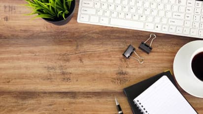 മാസം 82,000 രൂപ മാസവരുമാനം, കുടുംബമായി ജീവിക്കാൻ തികയുന്നില്ല, ഒരു ജോലി കൂടി വേണമെന്ന് യുവാവ് 